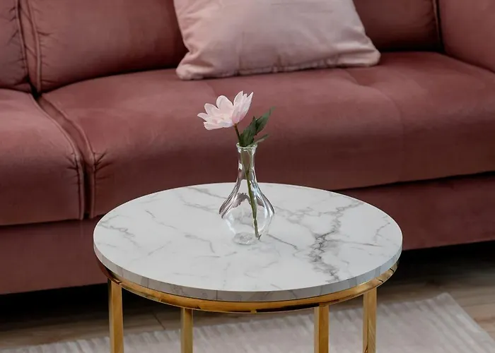 Elegant With Balcony And Underground Parking By Renters *