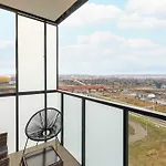 Elegant With Balcony And Underground Parking By Renters *