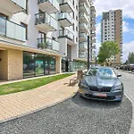 Elegant With Balcony And Underground Parking By Renters Gdańsk