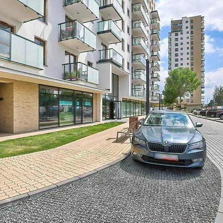 Elegant With Balcony And Underground Parking By Renters Γκντανσκ