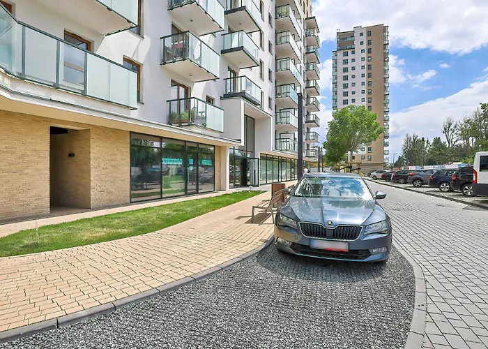 Elegant With Balcony And Underground Parking By Renters Gdansk